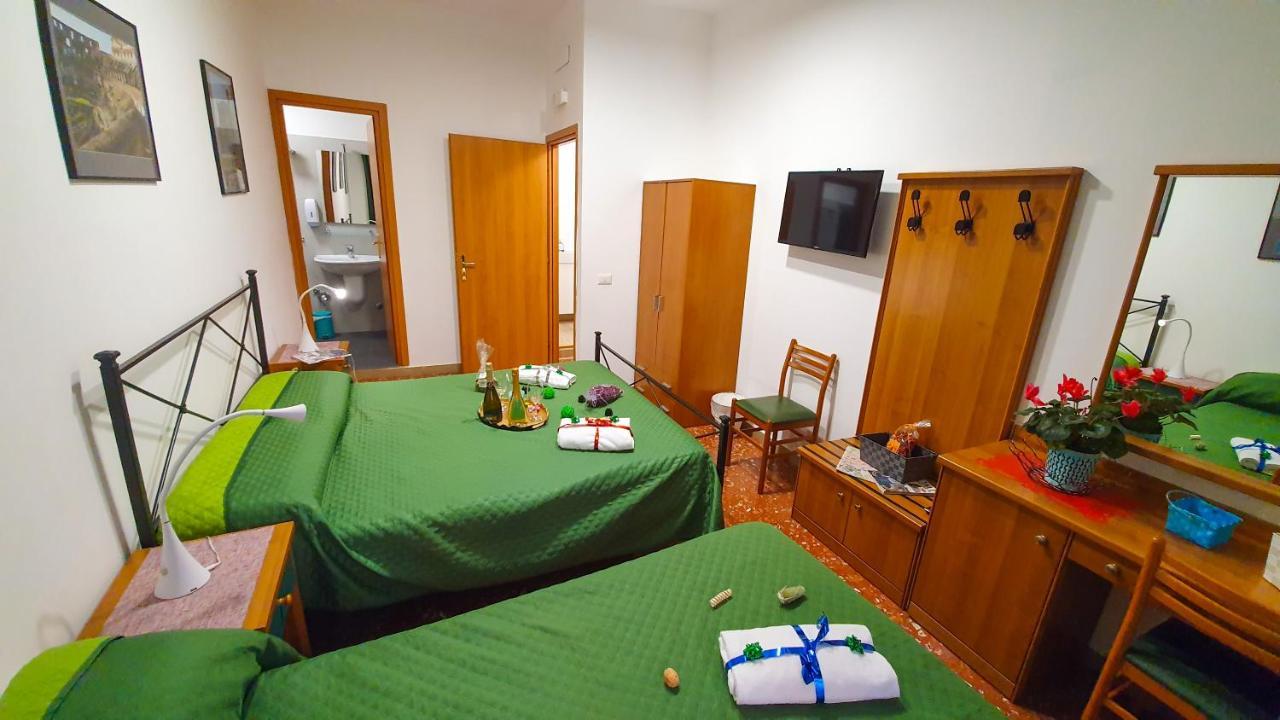 Отель A Casa Simpatia - A Richiesta Parcheggio Gratuito ! Рим Экстерьер фото