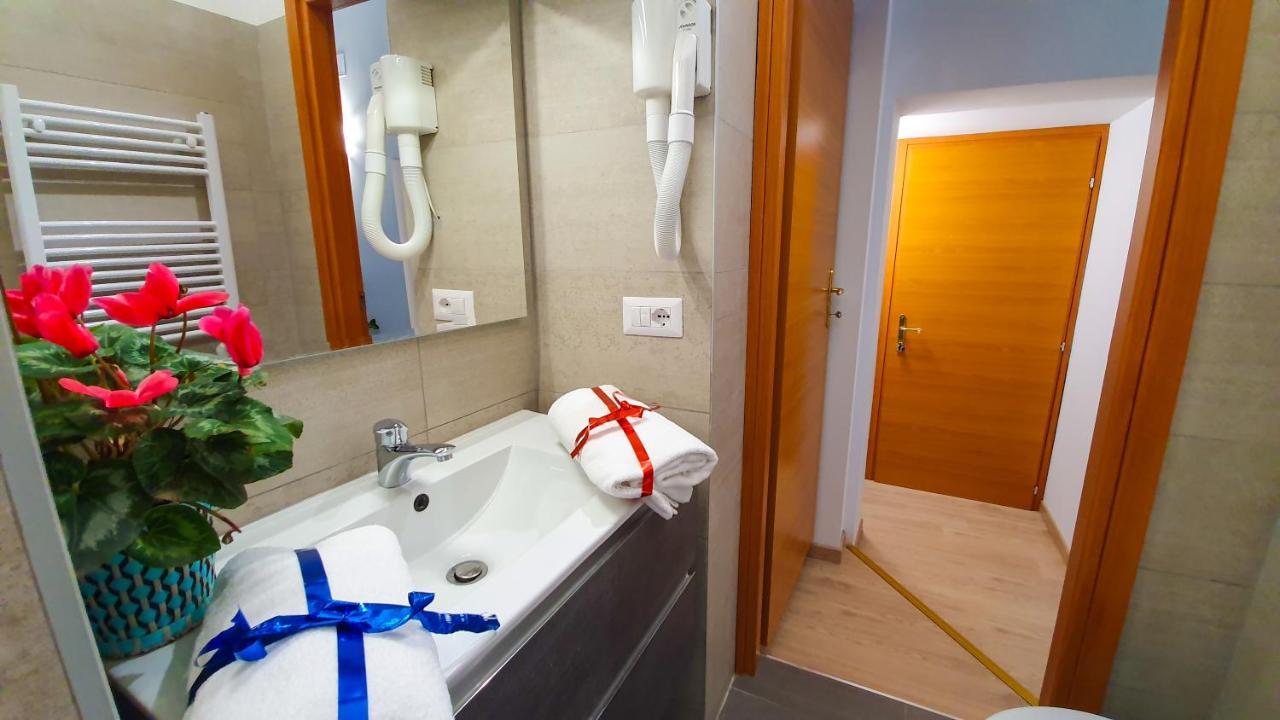 Отель A Casa Simpatia - A Richiesta Parcheggio Gratuito ! Рим Экстерьер фото