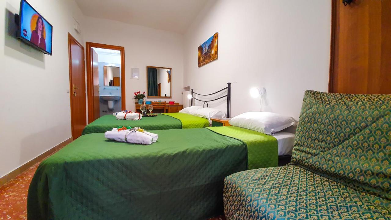 Отель A Casa Simpatia - A Richiesta Parcheggio Gratuito ! Рим Экстерьер фото